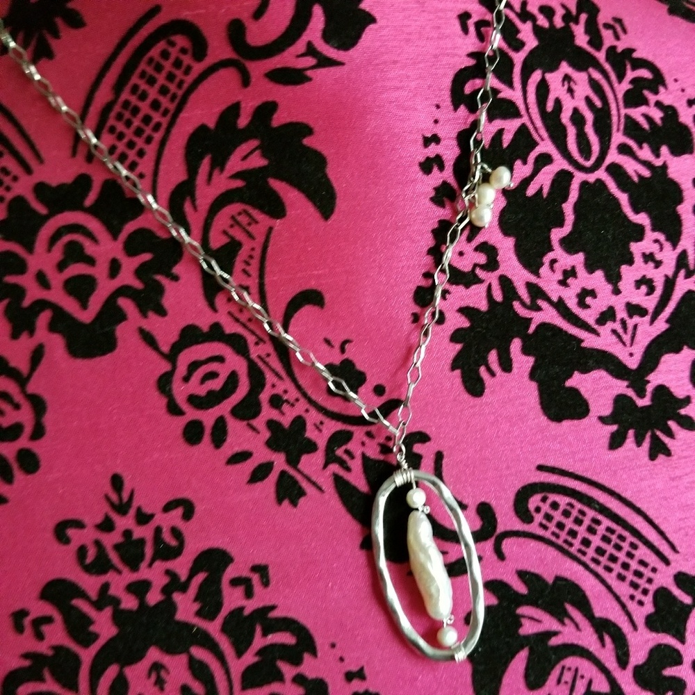 Relisted - Real pearls necklace oval silver tone hammered - Picture 2 of 7